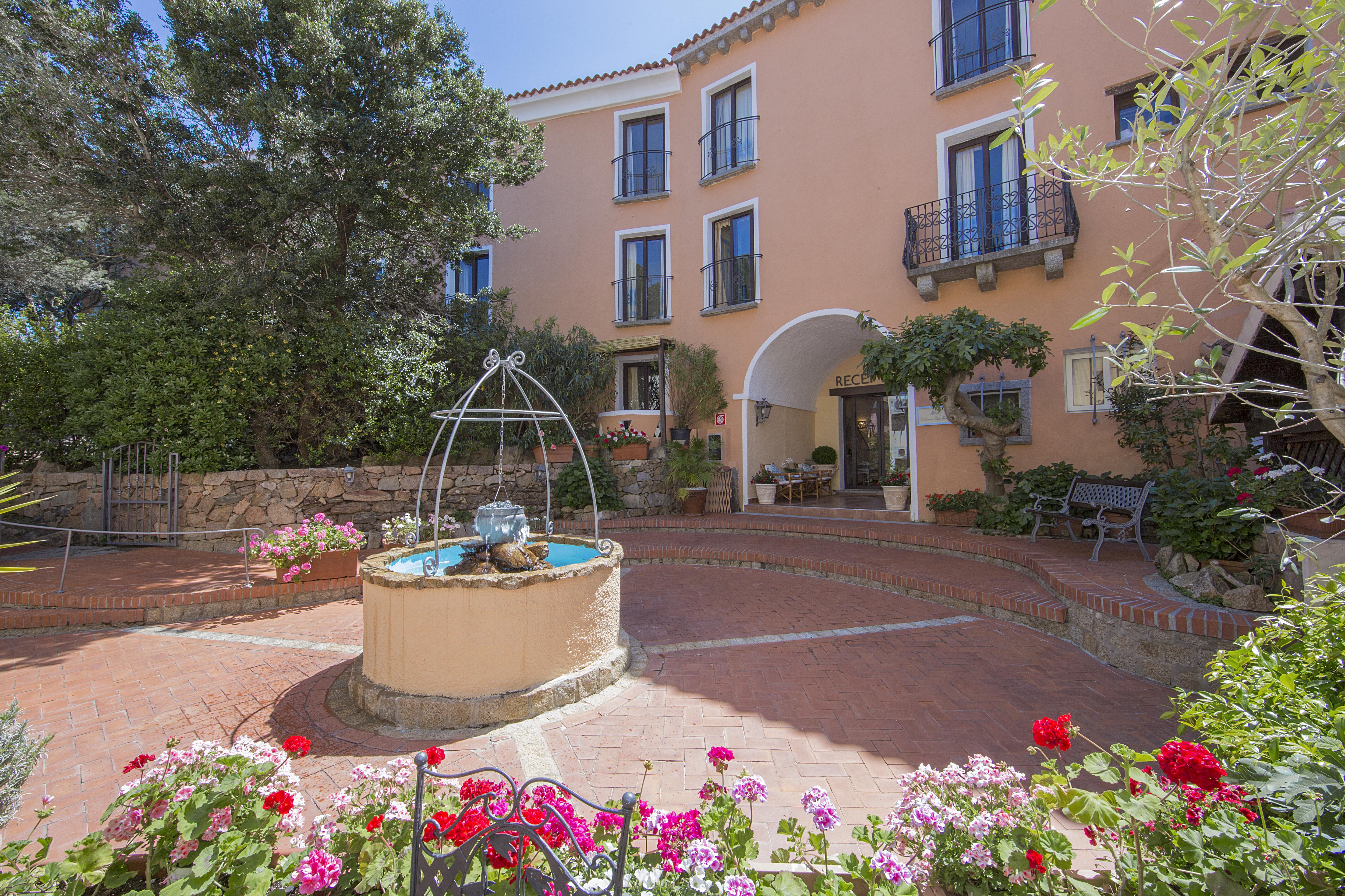 Hotel Colonna San Marco Порто Ротондо Екстериор снимка