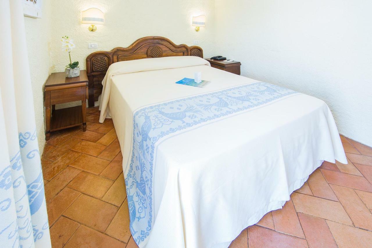 Hotel Colonna San Marco Порто Ротондо Екстериор снимка